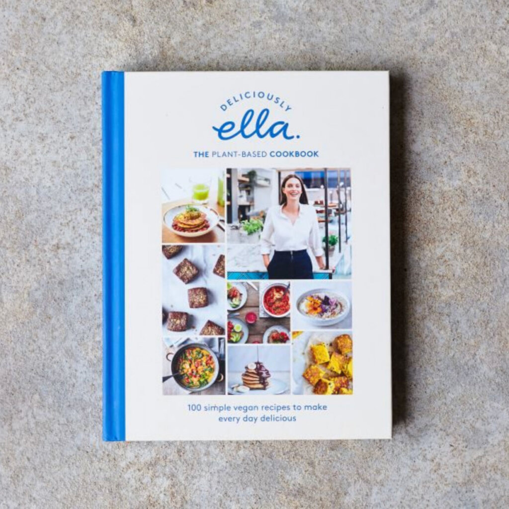 Ella ist Bestseller-Autorin mehrerer Kochbücher, das Bild zeigt ein Buch