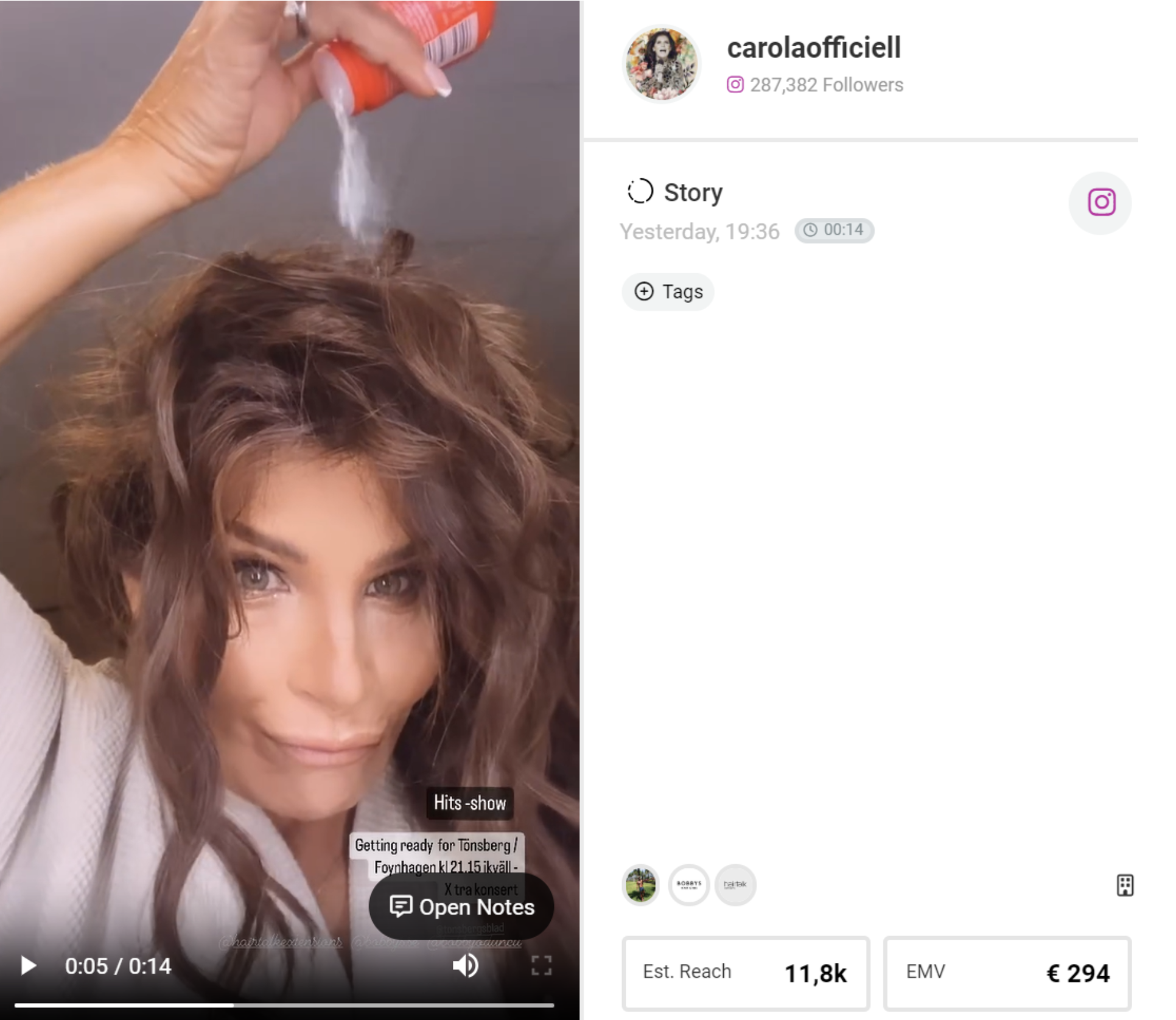 Abbildung Die schwedische Künstlerin und Performerin Carola Häggkvist teilte kürzlich eine Story, in der sie das Trockenshampoo der Marke benutzte